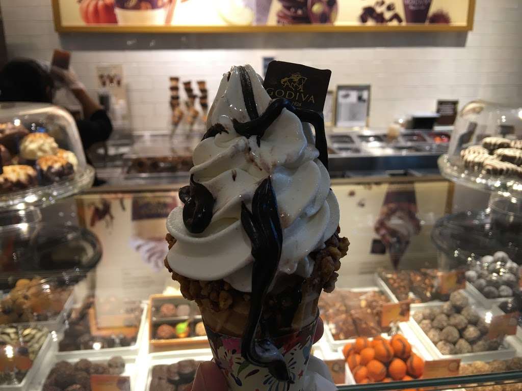 Godiva Chocolatier | 2162 Garden State Plaza Blvd, Paramus, NJ 07652, USA | Phone: (201) 843-2326