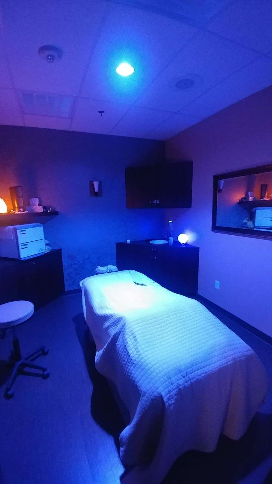 Massage Heights | 134 Vintage Park Blvd Suite D, Houston, TX 77070, USA | Phone: (832) 559-2715