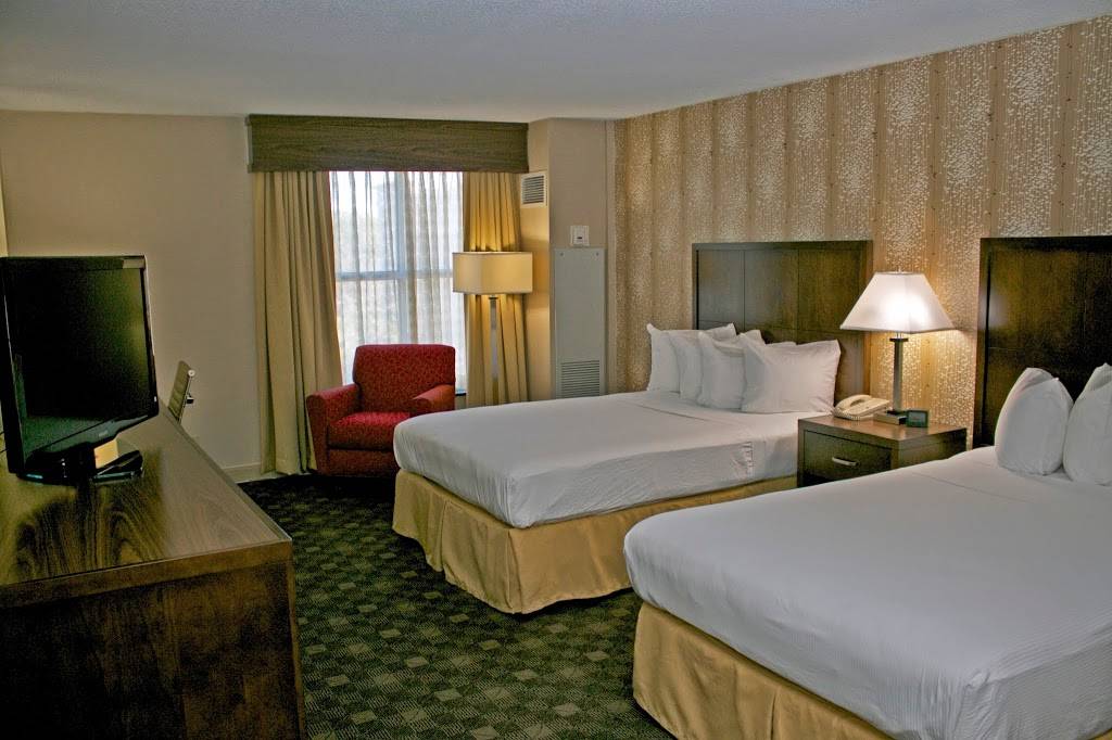 DoubleTree by Hilton Hotel Norfolk Airport | 1500 N Military Hwy, Norfolk, VA 23502, USA | Phone: (757) 466-8000