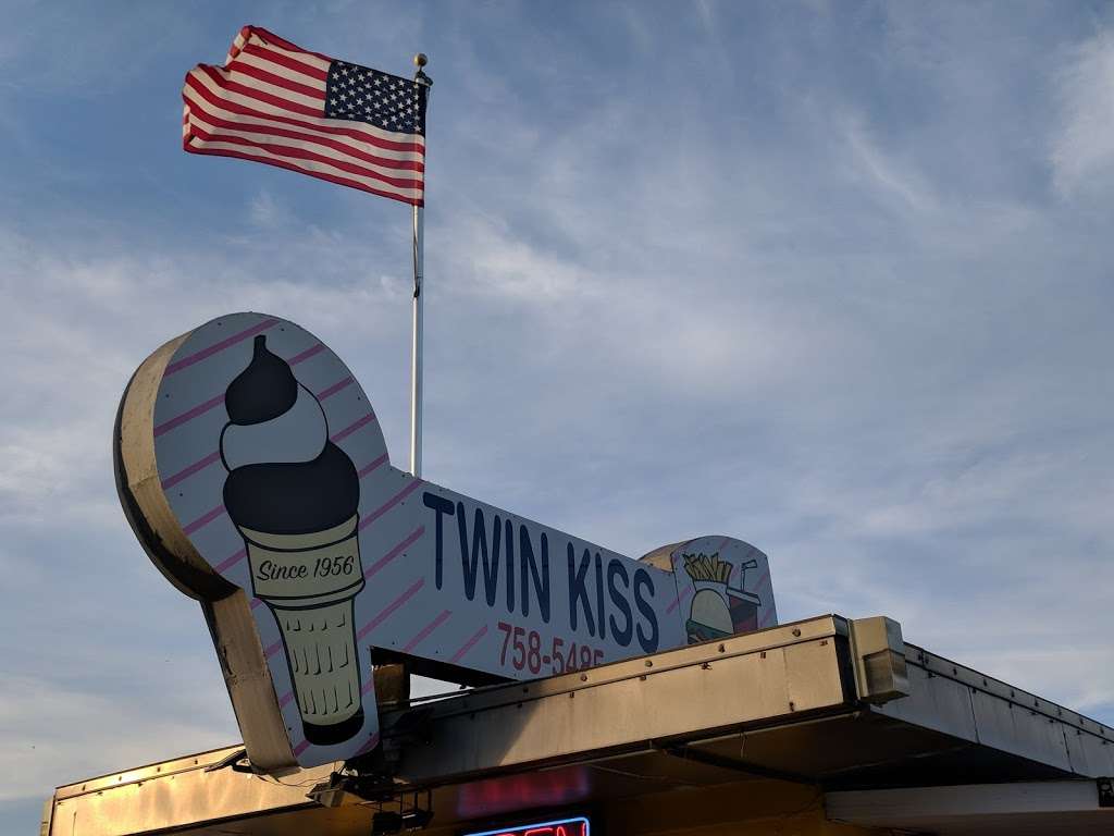 Twin Kiss Drive In | 700 S White Ave, Sheridan, IN 46069, USA | Phone: (317) 758-5485