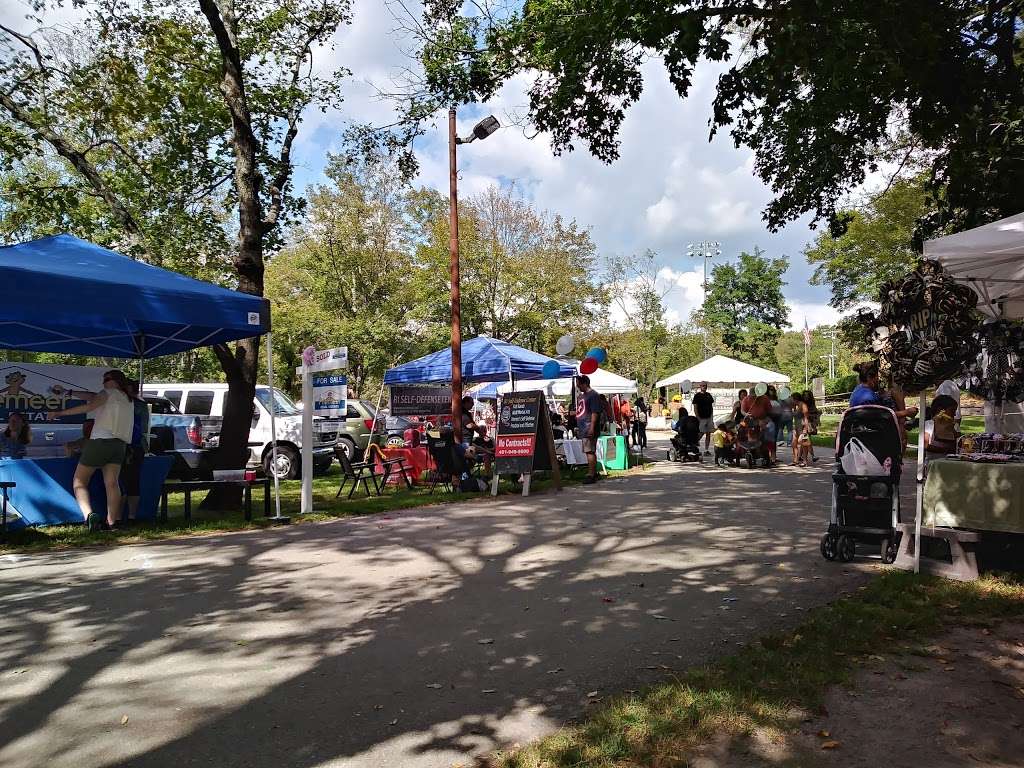 Johnston Memorial Park | 1583 Hartford Ave, Johnston, RI 02919, USA | Phone: (401) 272-3460