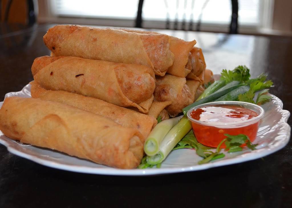Eggroll Queen Music Cafe | 1579 Hamline Ave N, Falcon Heights, MN 55108, USA | Phone: (651) 644-9959