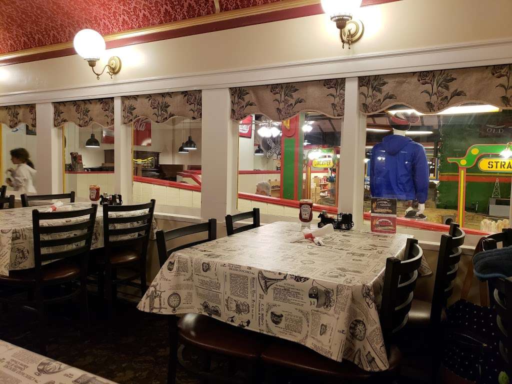 The Red Caboose Motel | 312 Paradise Ln, Ronks, PA 17572, USA | Phone: (717) 687-5000