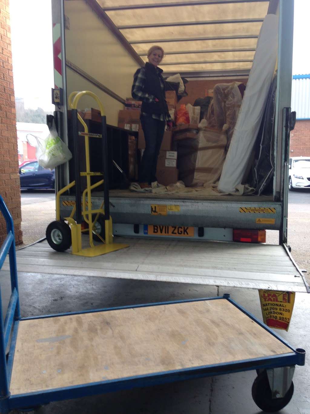 Lightweight Movers | Horley Rd, Charlwood, Horley RH6 0BJ, UK | Phone: 07931 559093