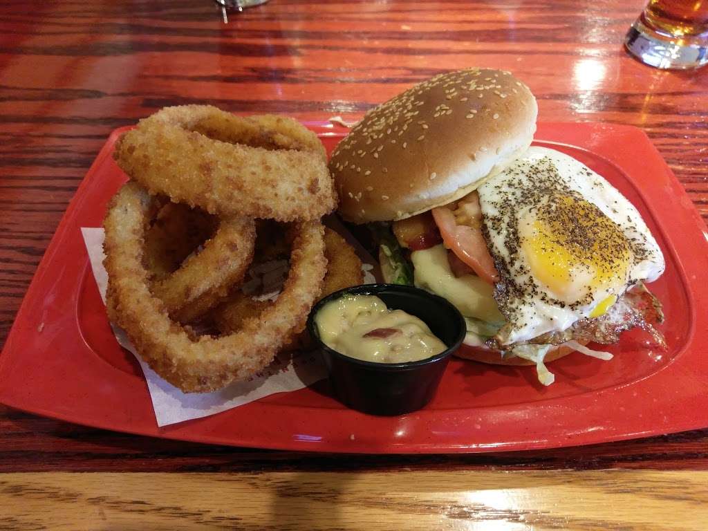 Red Robin Gourmet Burgers and Brews | 1875 Airport Rd, Allentown, PA 18109, USA | Phone: (610) 266-1776