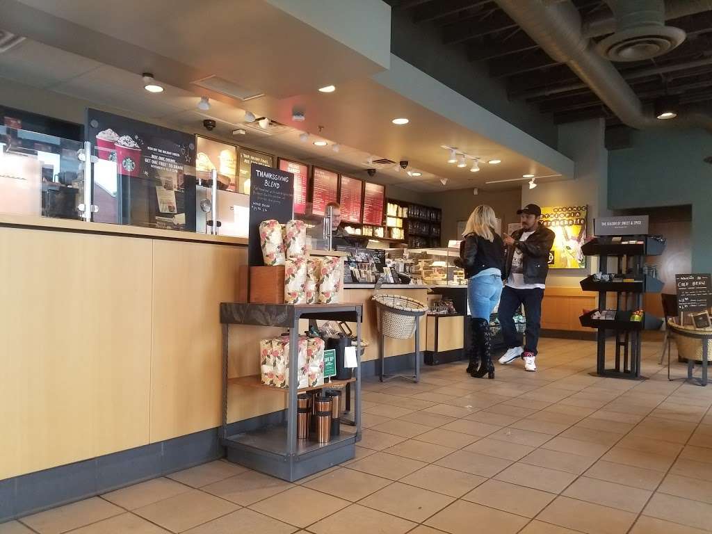 Starbucks | 395 S Bolingbrook Dr, Bolingbrook, IL 60440, USA | Phone: (630) 226-2369