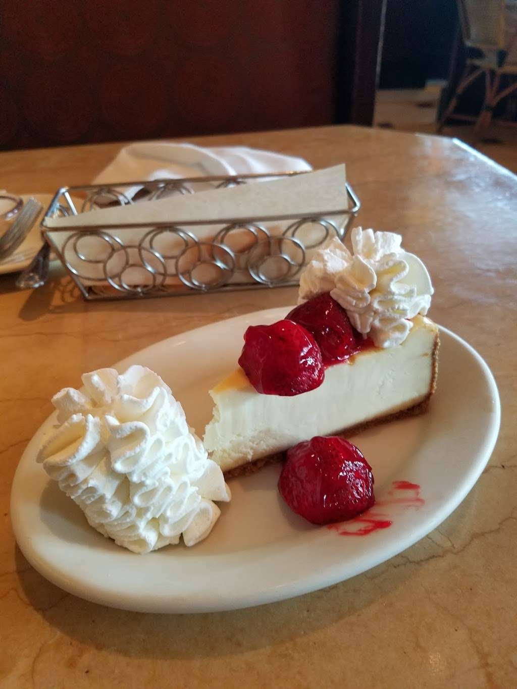 The Cheesecake Factory | 2500 W Moreland Rd, Willow Grove, PA 19090, USA | Phone: (215) 659-0270