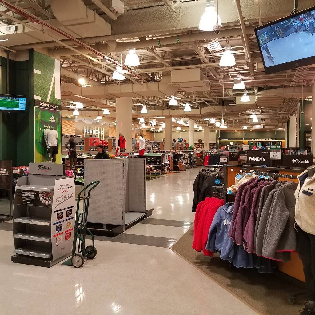 DICKS Sporting Goods | 1100 S Canal St, Chicago, IL 60607, USA | Phone: (312) 448-2184