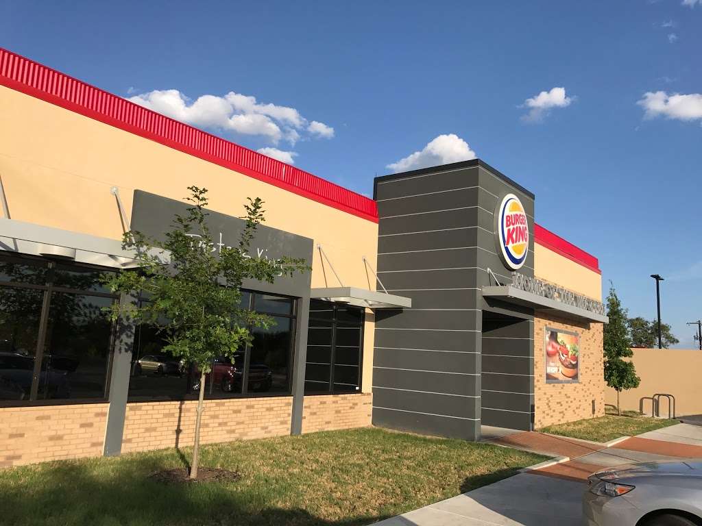 Burger King | 2002 N Loop 1604 W, San Antonio, TX 78248, USA | Phone: (210) 474-0216