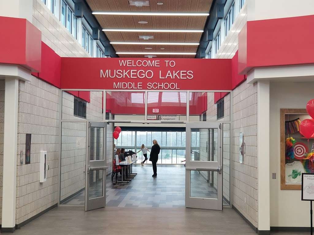 Muskego Lakes Middle School | W124S8009 N Cape Rd, Muskego, WI 53150, USA | Phone: (262) 971-1860