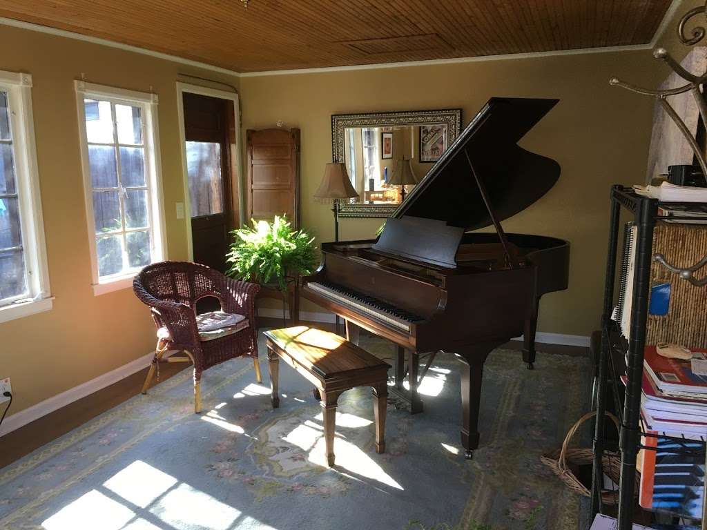 Fifth Ave Studio "the piano lesson place" | 645 Bross St, Longmont, CO 80501, USA | Phone: (303) 949-0710