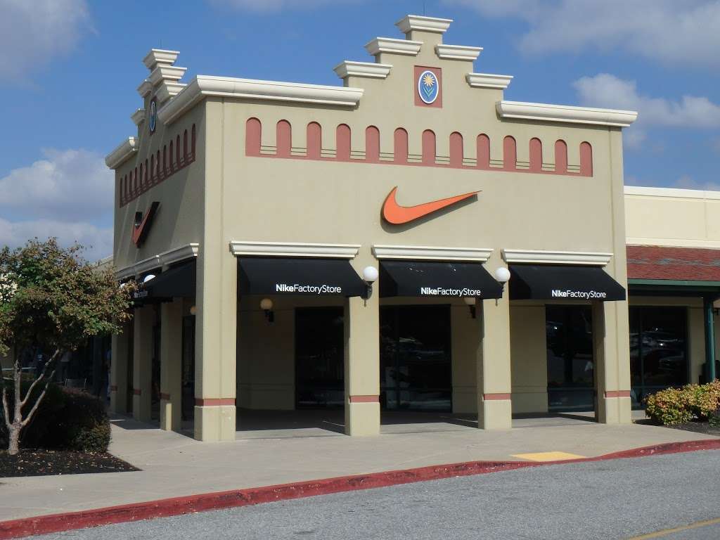 Nike Factory Store | 375 Premium Outlets Blvd, Hagerstown, MD 21740, USA | Phone: (301) 393-5937