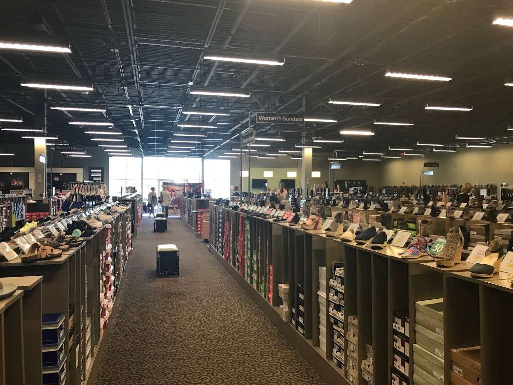 DSW Designer Shoe Warehouse | 180 Colony Pl, Plymouth, MA 02360, USA | Phone: (508) 746-8958