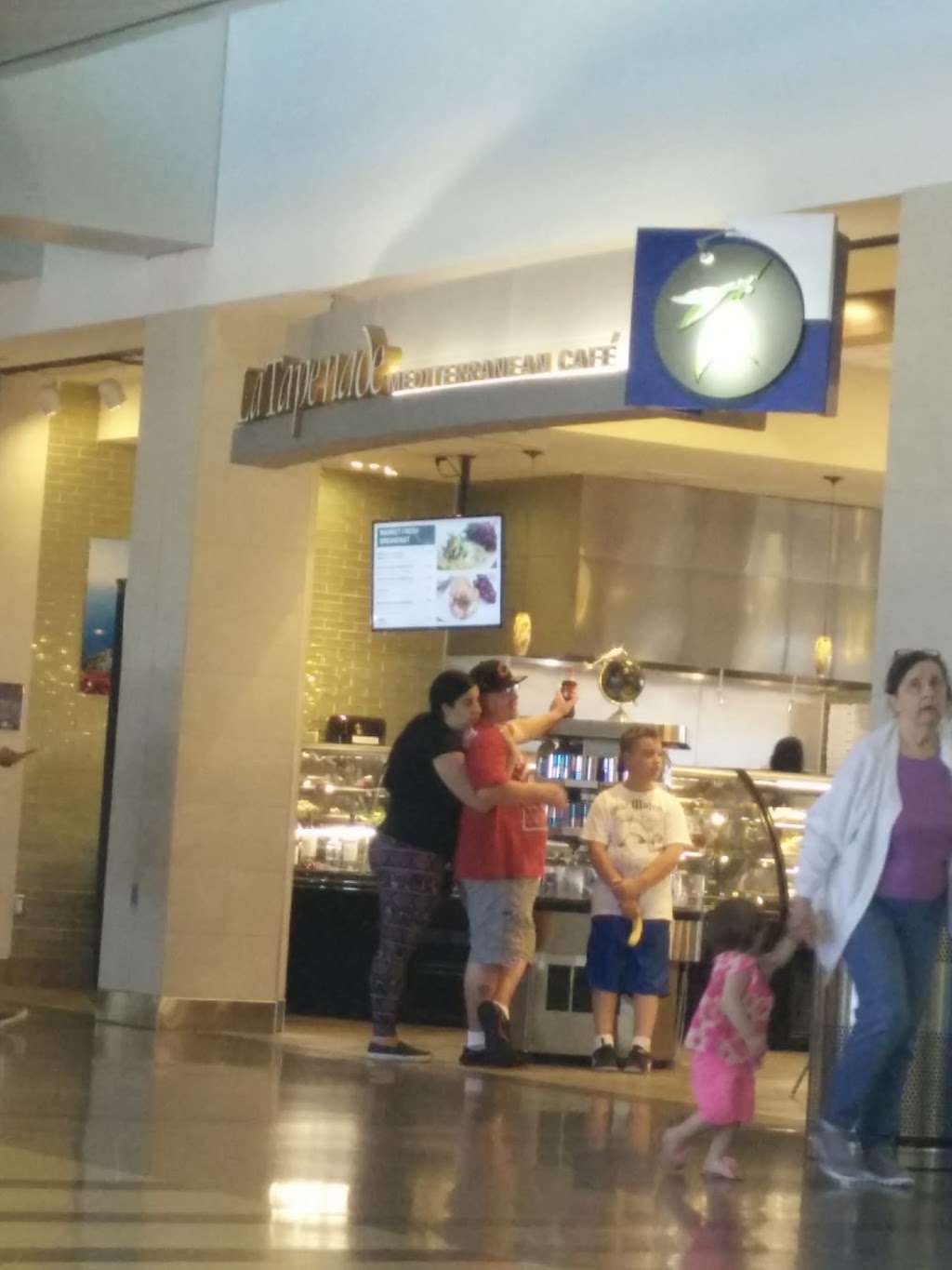 La Tapenade Mediterranean Cafe | Philadelphia International Airport, 8000 Essington Ave, Philadelphia, PA 19153, USA | Phone: (215) 937-6937