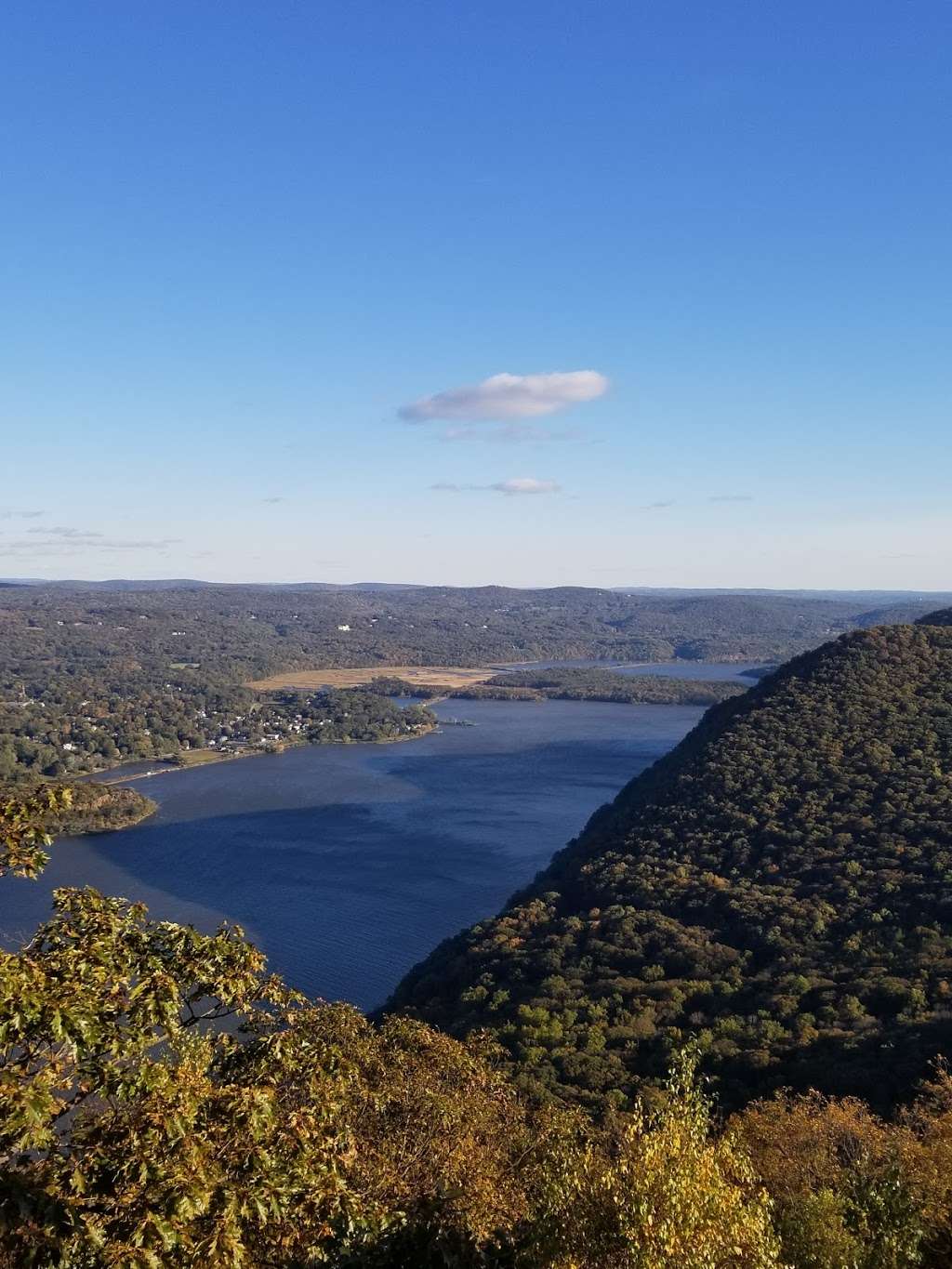 Storm King Mountain Trailhead | Howell Trail, Cornwall-On-Hudson, NY 12520, USA