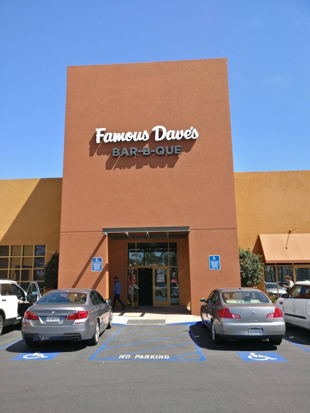 Famous Daves Bar-B-Que | 13122 Jamboree Rd, Irvine, CA 92602, USA | Phone: (714) 462-9179