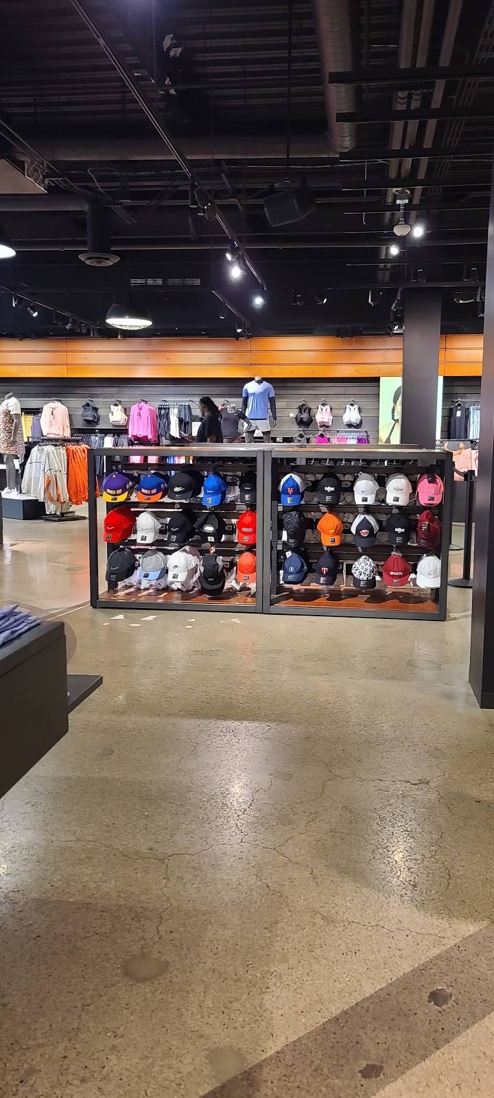 Nike Mall Of America | 244 West Market, Bloomington, MN 55425, USA | Phone: (952) 854-5042