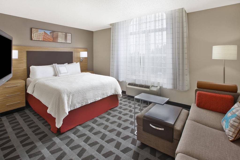 TownePlace Suites by Marriott Milwaukee Brookfield | 600 N Calhoun Rd, Brookfield, WI 53005, USA | Phone: (262) 784-8450