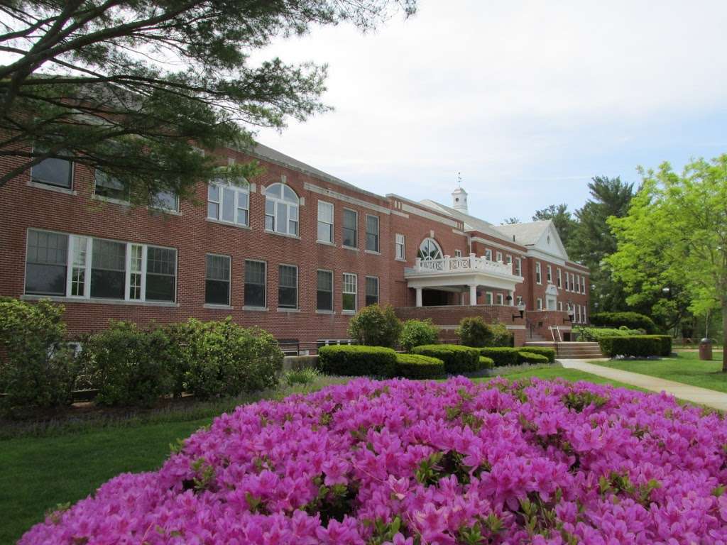 Jenks Learning Resource Center | 255 Grapevine Rd, Wenham, MA 01984, USA