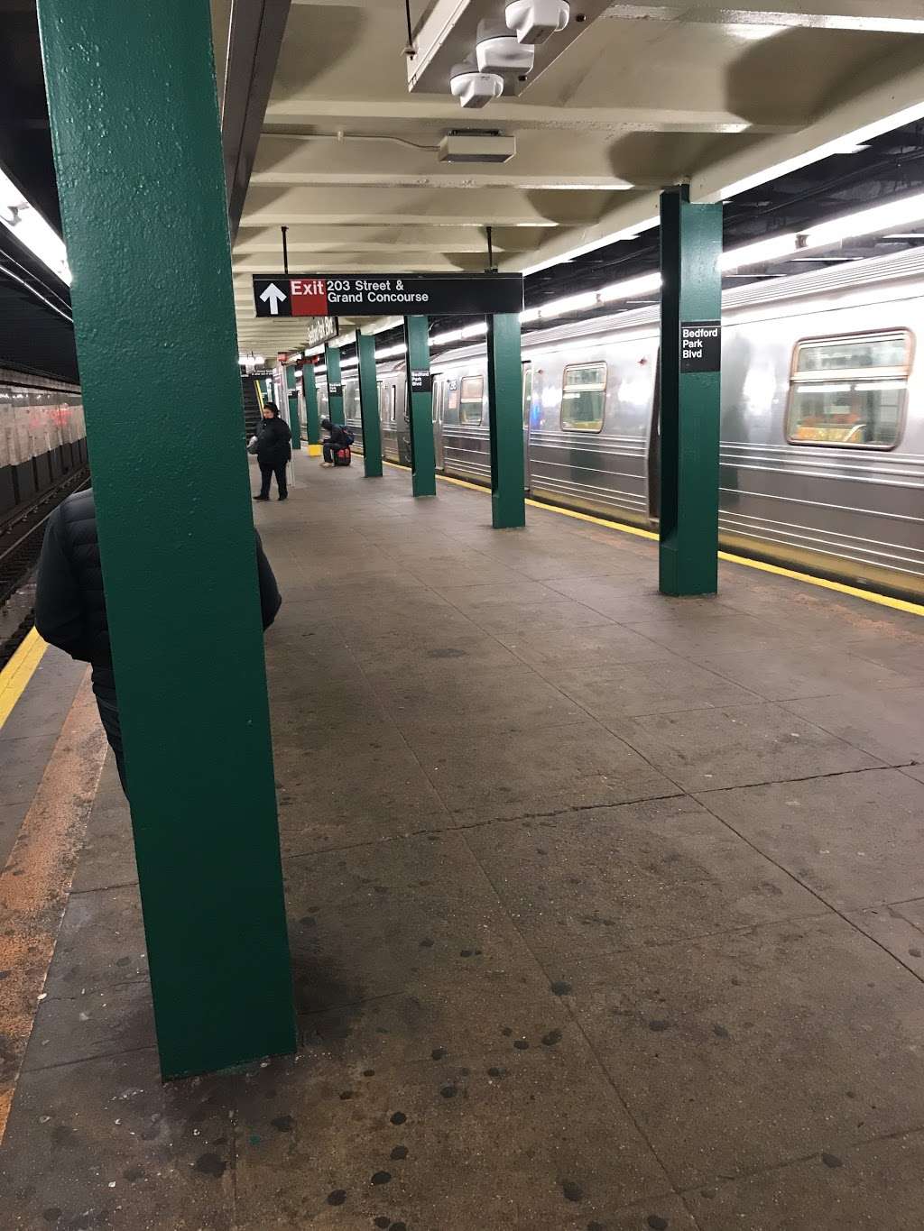Bedford Park Blvd Station | The Bronx, NY 10468, USA