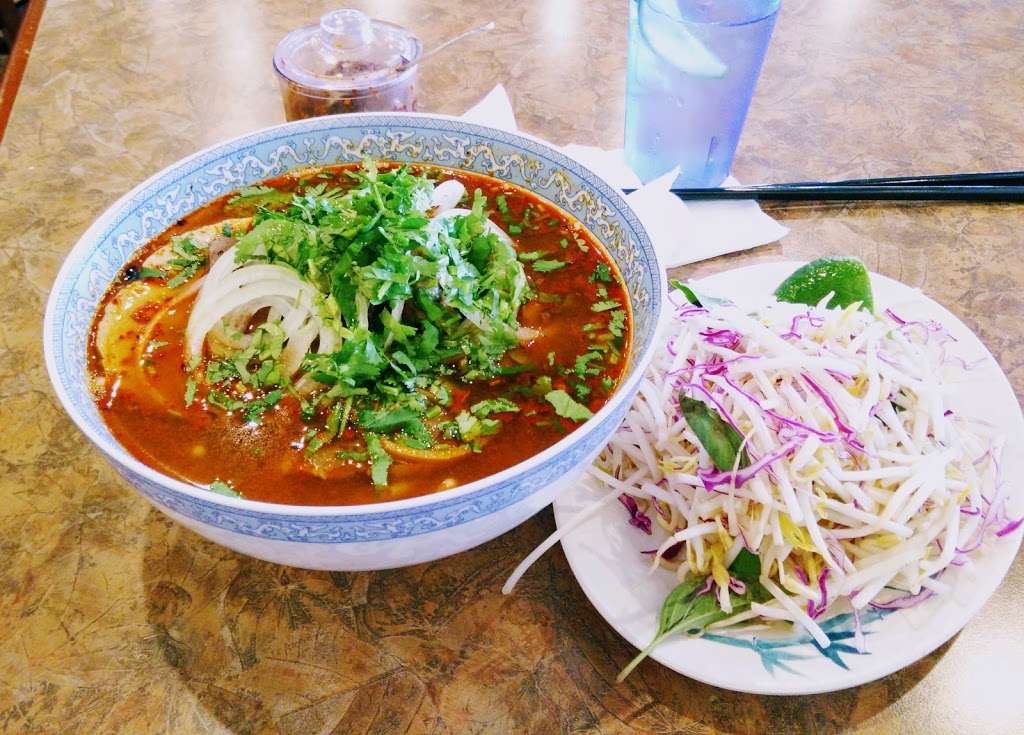 Bun Bo Hue Tay Do | 11360 Bellaire Blvd #840, Houston, TX 77072 | Phone: (281) 564-9095