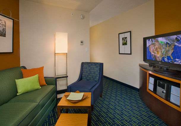 Fairfield Inn & Suites by Marriott Millville Vineland | 301 Bluebird Ln, Millville, NJ 08332, USA | Phone: (856) 776-2400