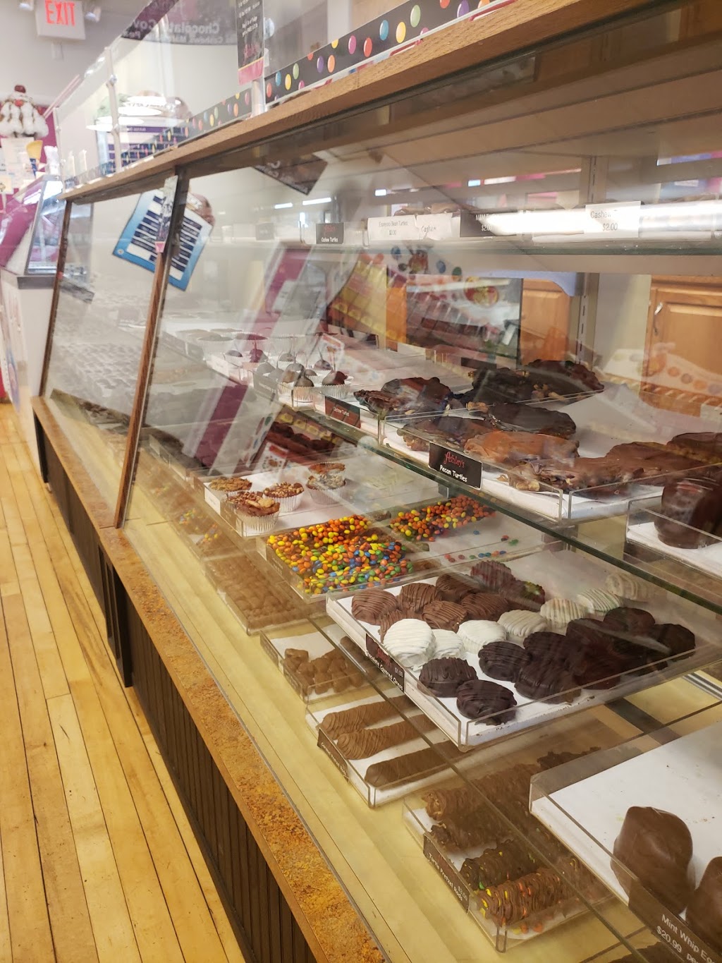 Ashley’s Confectionery | W63 N650 Washington Ave, Cedarburg, WI 53012, USA | Phone: (262) 375-8665