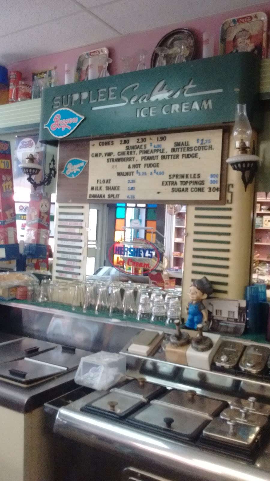 Rentschlers Ice Cream Parlor | 27 W Main St, Ringtown, PA 17967, USA | Phone: (570) 889-3938