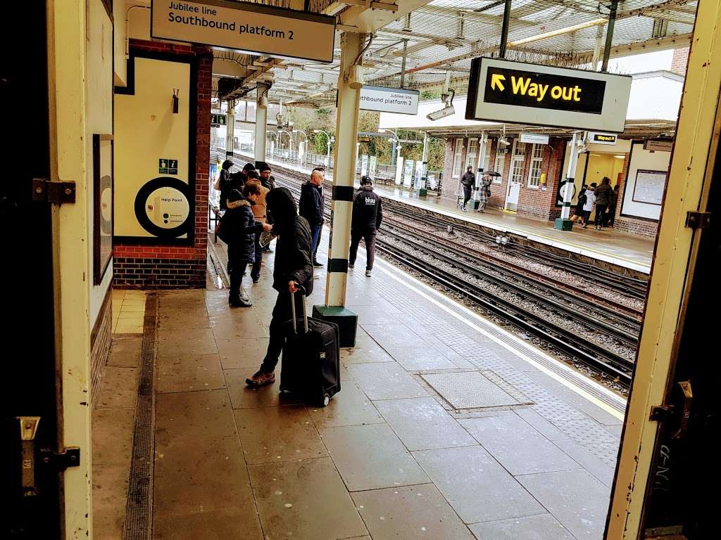 Kingsbury Station | Kingsbury Road, London NW9 9EG, UK | Phone: 0343 222 1234