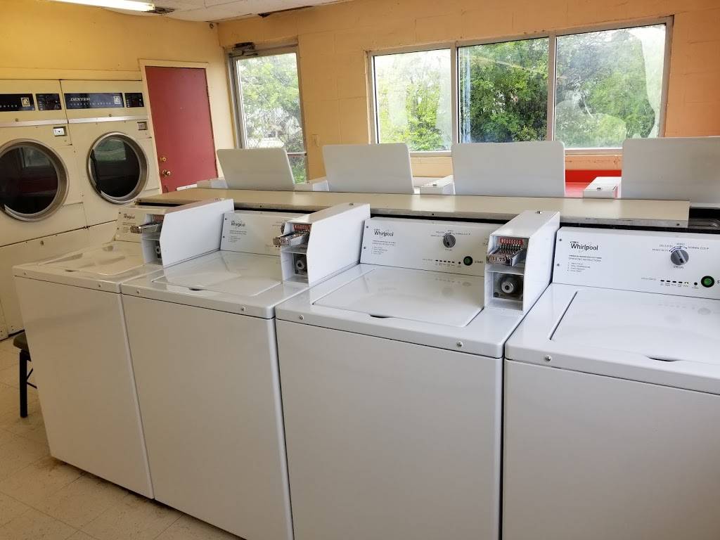 Laundry Shop Coin Laundromat | 723 Houston St, Portland, TX 78374, USA | Phone: (361) 563-1564