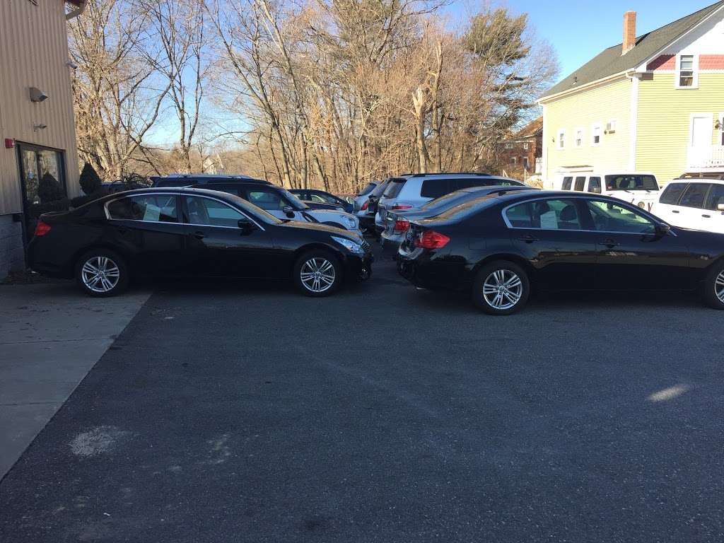 Ultra Auto Sales, LLC | 7 Ashton Park Way, Cumberland, RI 02864, USA | Phone: (401) 335-3900