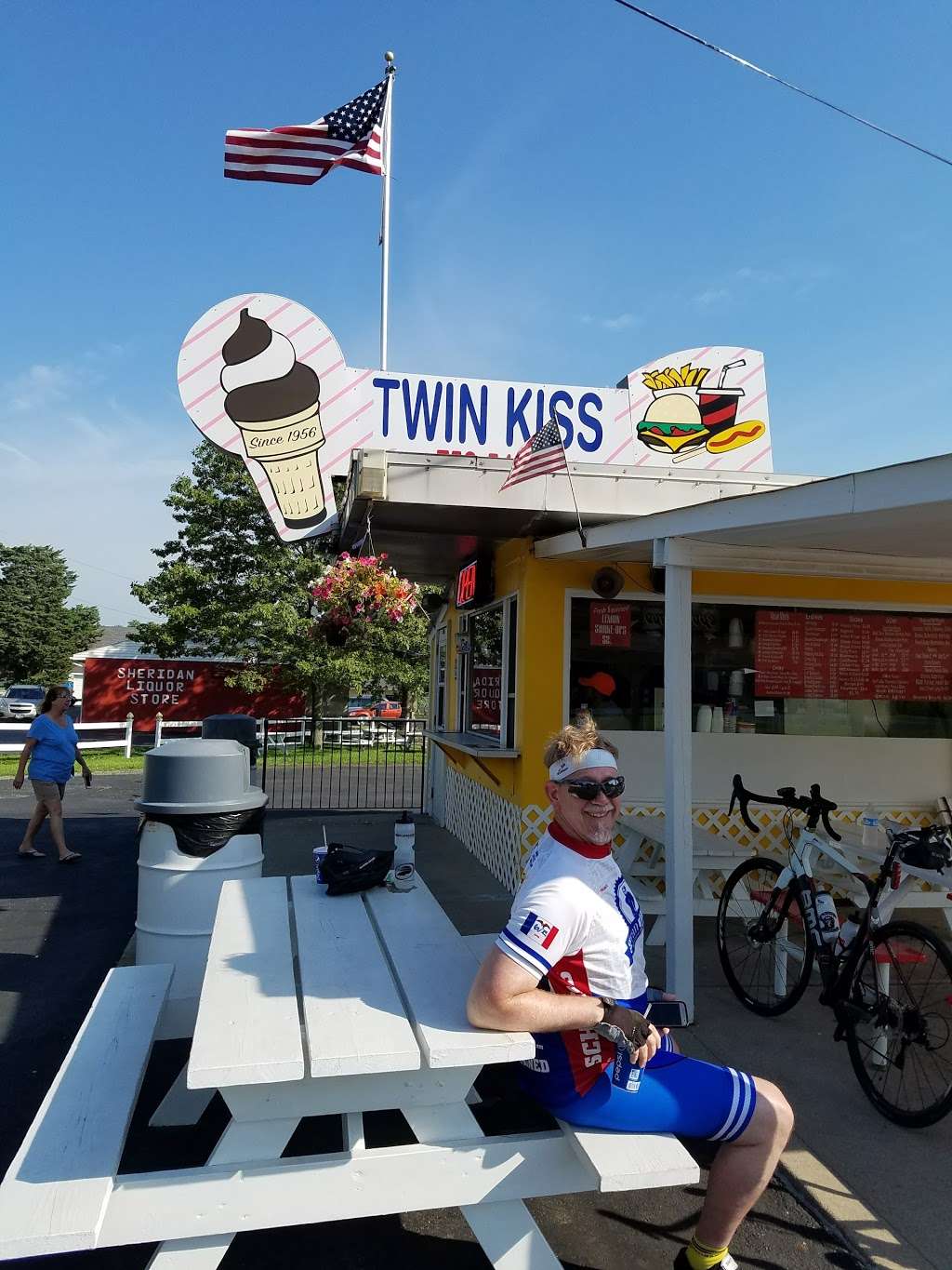 Twin Kiss Drive In | 700 S White Ave, Sheridan, IN 46069, USA | Phone: (317) 758-5485