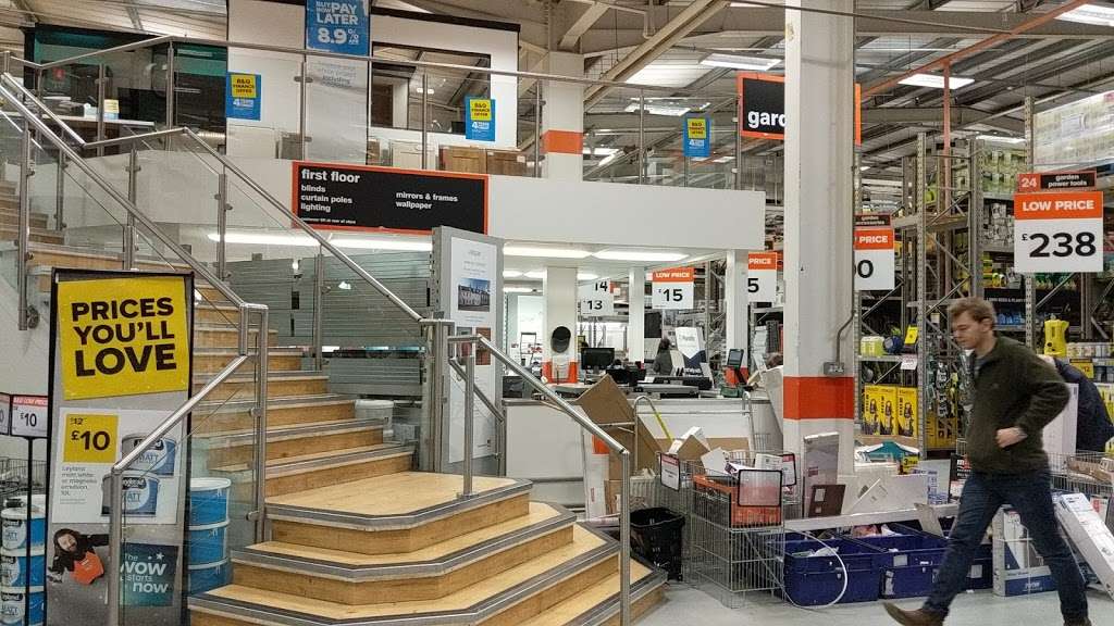 B&Q | Crittalls Corner Sidcup Bypass Passage Sidcup Sidcup LONDON, Sidcup DA14 6LX, UK | Phone: 020 8308 1844