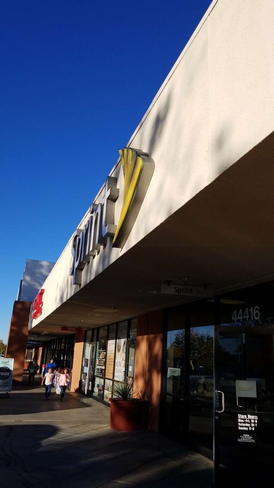 Sprint Store | 44416 Valley Central Way, Lancaster, CA 93536 | Phone: (661) 951-8927