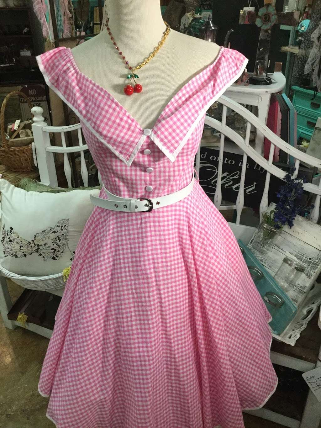 Pink House Boutique | 7009 N 58th Ave, Glendale, AZ 85301, USA | Phone: (623) 298-4766