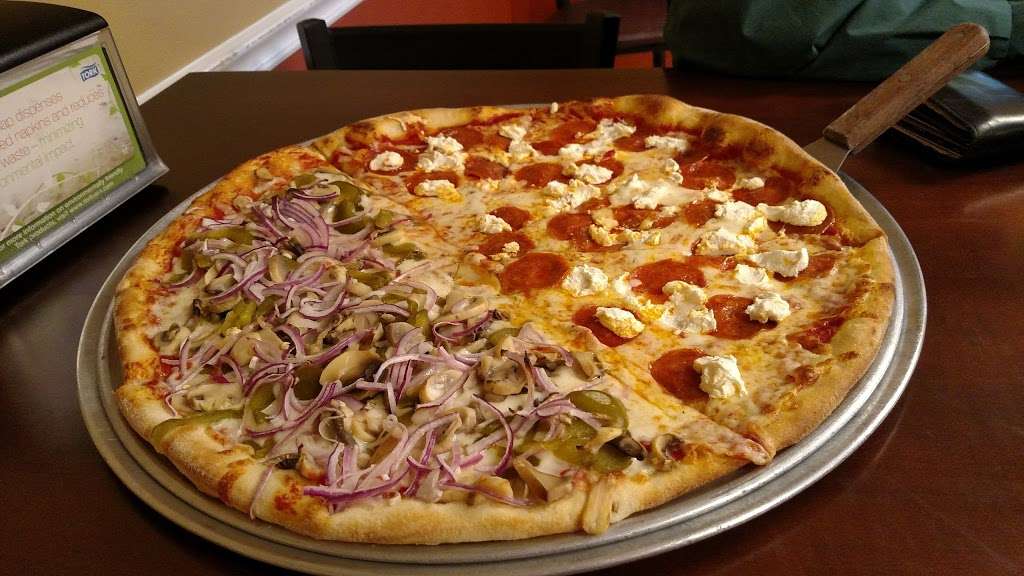 Marios Pizza | 200 White St, Weissport, PA 18235, USA | Phone: (610) 377-7800