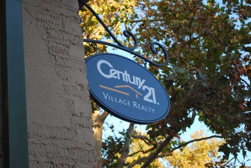 Century 21 Village Realty | 38 W Sierra Madre Blvd, Sierra Madre, CA 91024, USA | Phone: (626) 355-1451