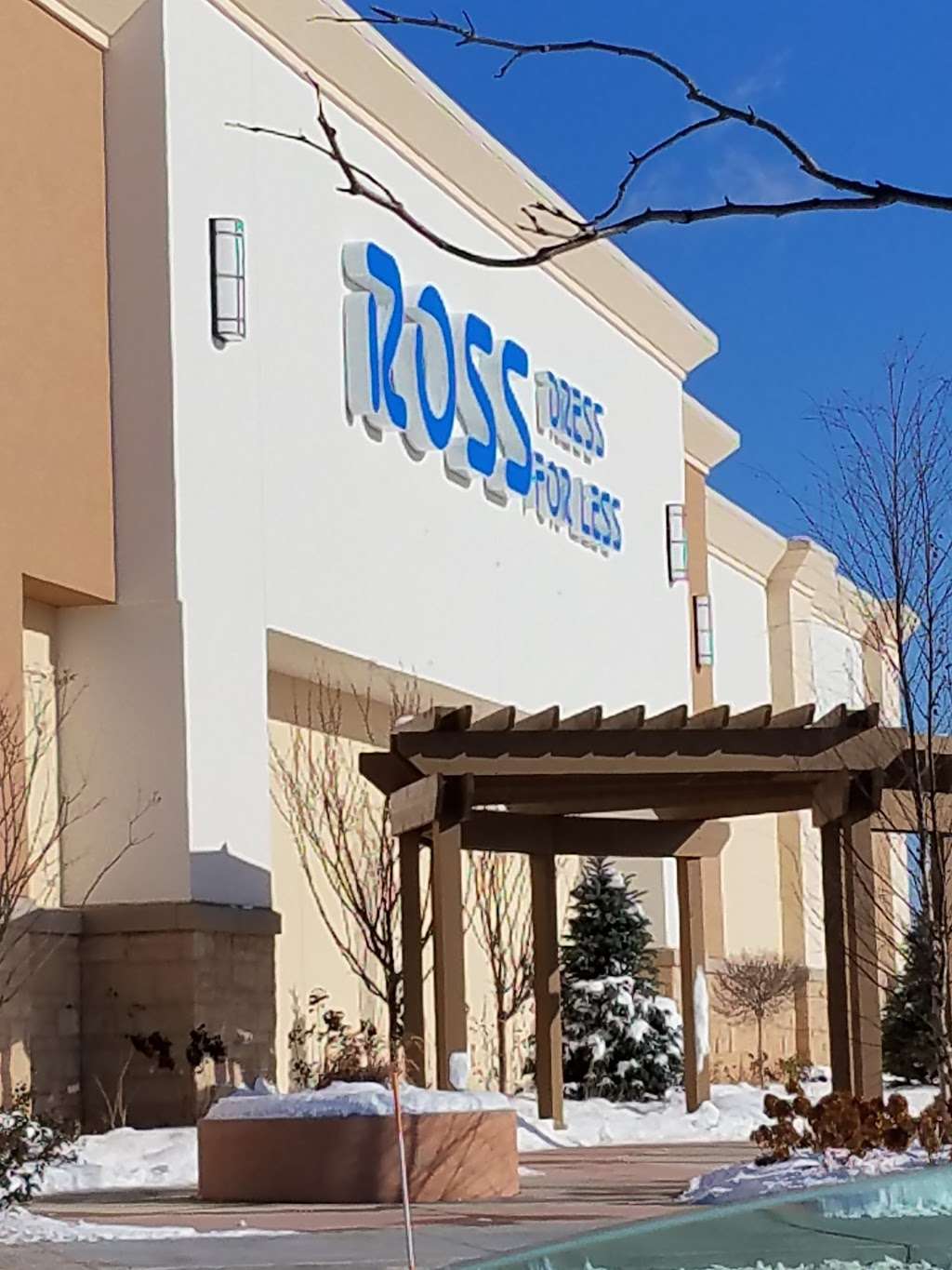 Ross Dress for Less | 1110 W Sunset Dr #110, Waukesha, WI 53189, USA | Phone: (262) 542-0168