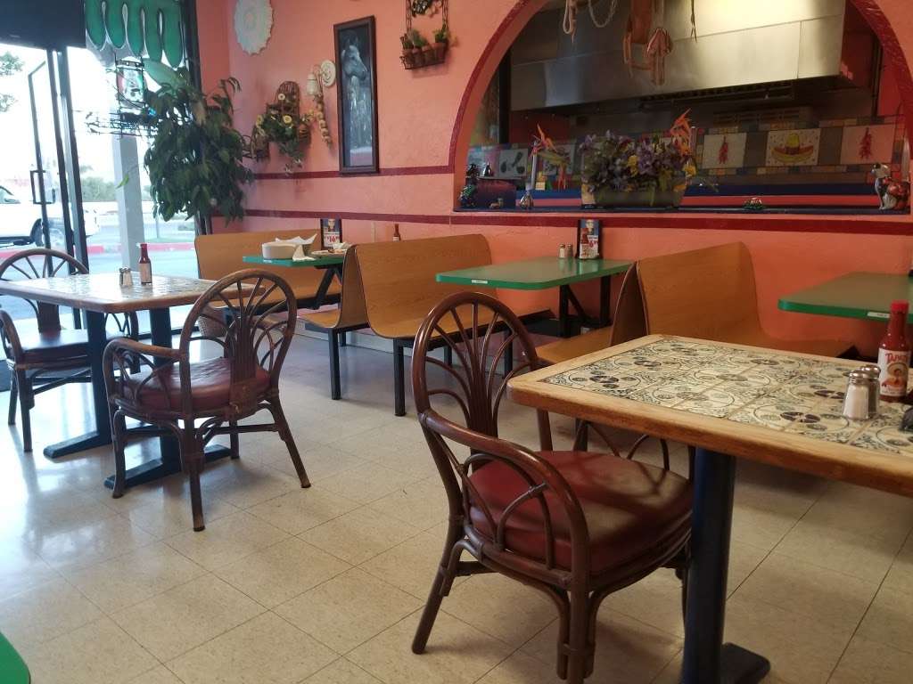 La Fiesta Mexican Grill | 14711 Princeton Ave #9, Moorpark, CA 93021 | Phone: (805) 529-4911