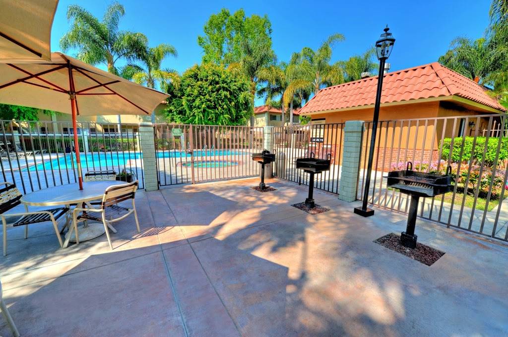 Courtyards At South Coast Apartments | 3800 S Flower St, Santa Ana, CA 92707, USA | Phone: (833) 225-3728