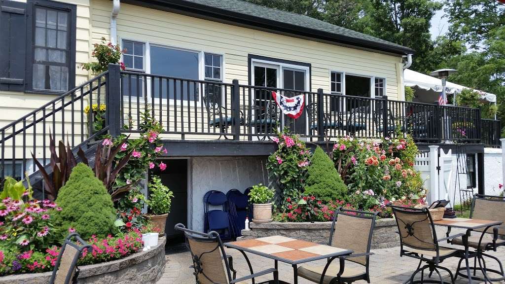 Boat House On Swartswood Lake | 1040 Co Rd 521, Swartswood, NJ 07877, USA | Phone: (973) 300-0016