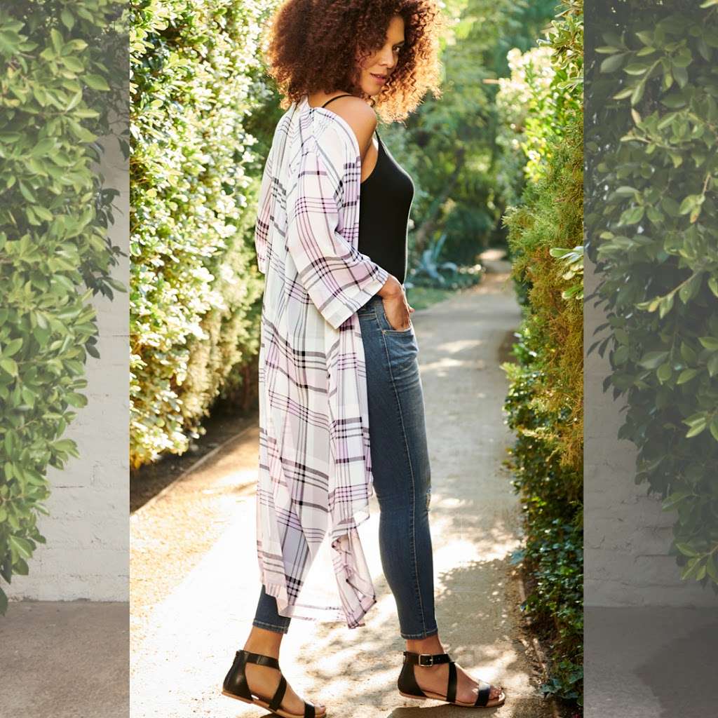 Torrid | 5512 New Fashion Way, Spc 105, Charlotte, NC 28278, USA | Phone: (704) 587-9700