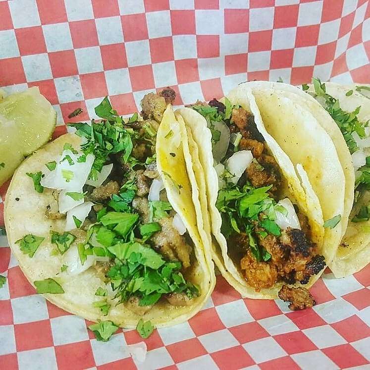 El Cacheton Tacos y Tortas | 1050 N Westmoreland Rd ste #429, Dallas, TX 75211, USA | Phone: (214) 331-7551