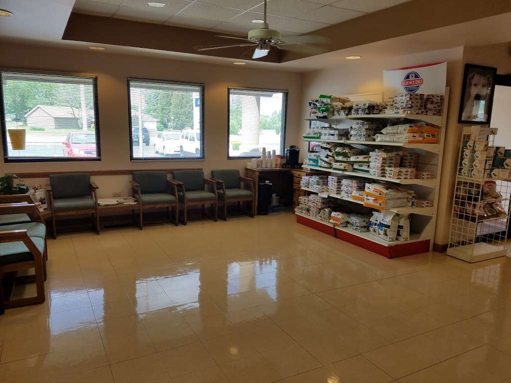 Essington Road Animal Hospital | 1914 Essington Rd, Joliet, IL 60435, USA | Phone: (815) 439-2323