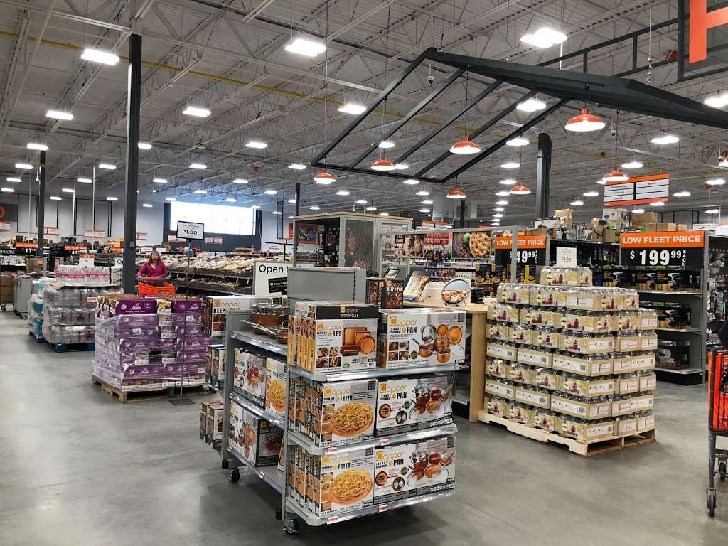 Fleet Farm | Pabst Farms Circle, 1555 Pabst Farms Blvd, Oconomowoc, WI 53066 | Phone: (262) 468-5642