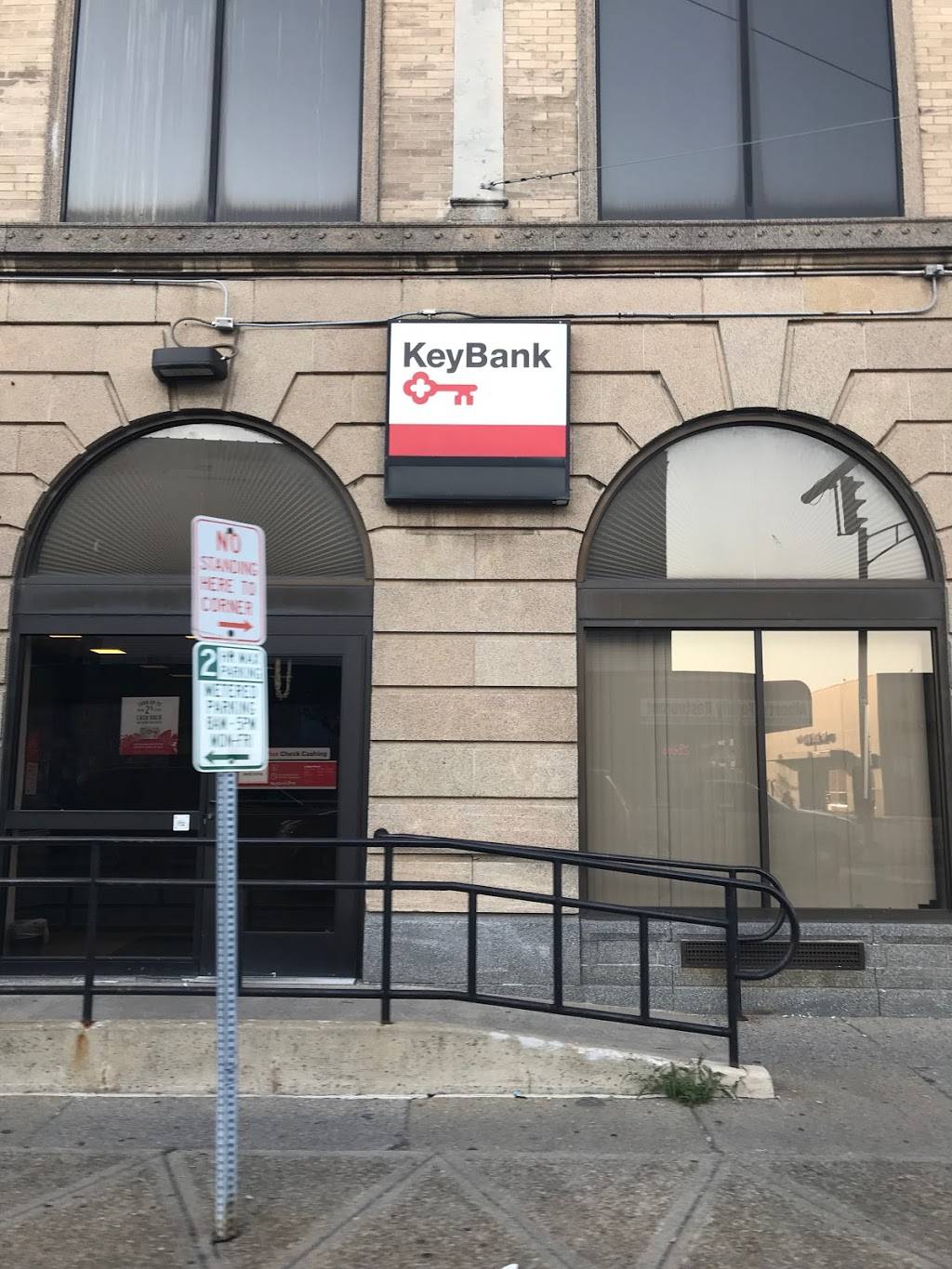 KeyBank | 306 W Ferry St, Buffalo, NY 14213, USA | Phone: (716) 884-4549