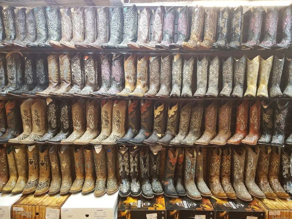 La Herradura Western Wear | Inside White Elephant Flea Market, 15660 East Fwy, Channelview, TX 77530 | Phone: (713) 505-2416