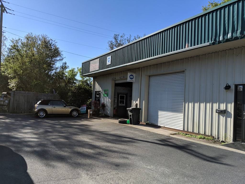 Roberts Auto Shop | 3636 Erindale Dr #106, Valrico, FL 33596, USA | Phone: (813) 654-3300