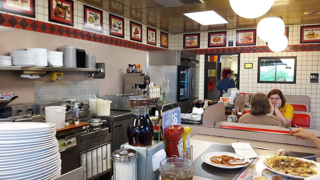 Waffle House | 1931 St E 60th St, Anderson, IN 46013, USA | Phone: (765) 649-7631