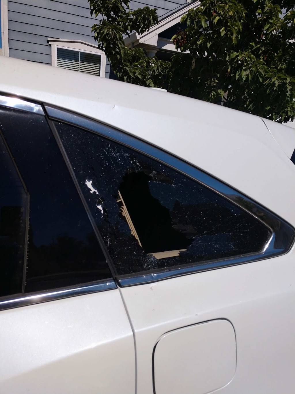 Fast Mobile Auto Glass, Experience since 1982 replace auto glass | 1225 E 12th St, Oakland, CA 94606, USA | Phone: (510) 534-4095